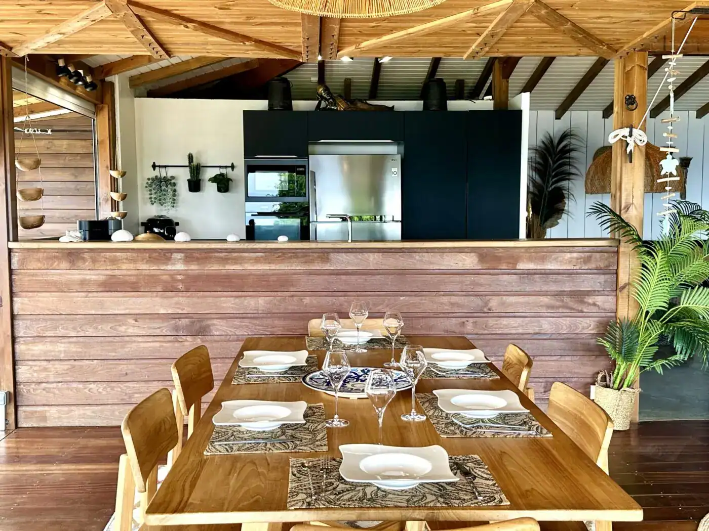 Villa O Karet - Espace repas